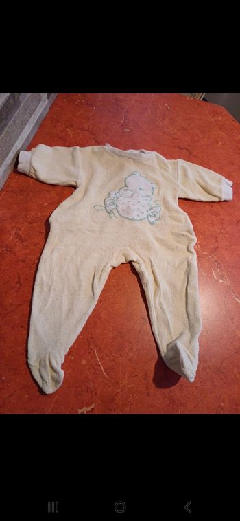 Pyjama bébé taille 6 mois
