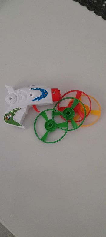 Petit pistolet lance missiles