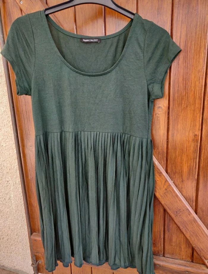 Robe plissée vert foncé avec ceinture satin à nouer - photo numéro 3
