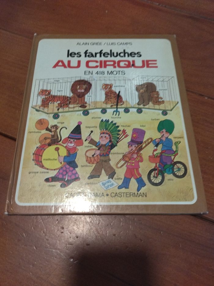 Livre les farfeluches au cirque