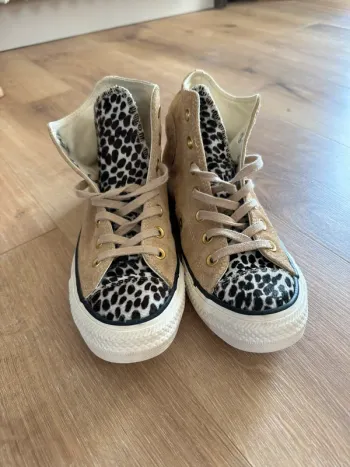 Converse en daim camel et léopard taille 37