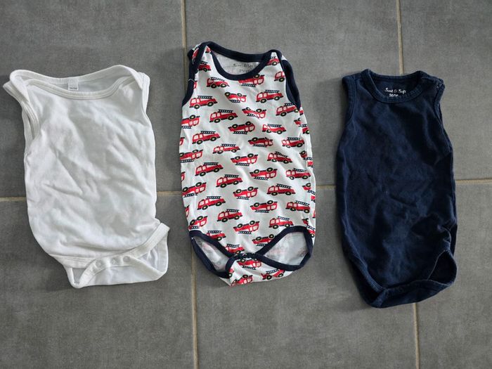 Lot de 3 bodies sans manches