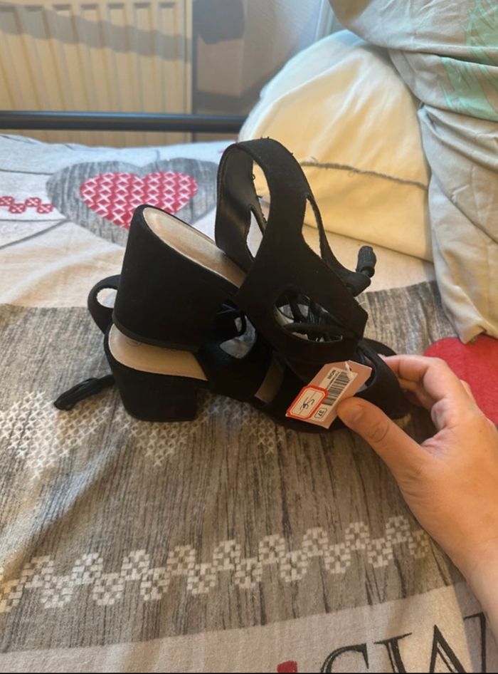 Sandale a gros talon P37👠 - photo numéro 4