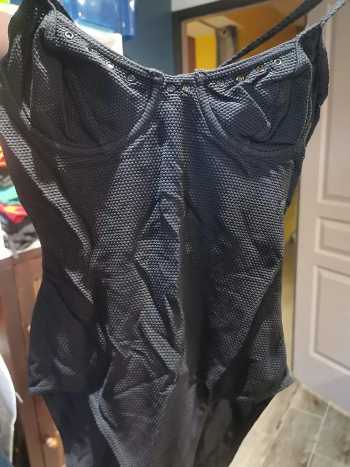 Bodies - photo numéro 2