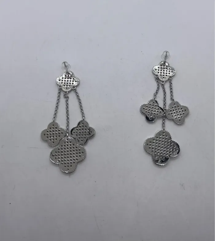 Boucles d’oreilles pendantes scintillantes trèfle à strass - photo numéro 12