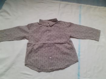 Chemise grise motif cintres noirs