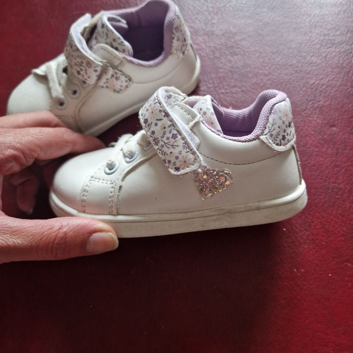 22 basket blanche et lila - photo numéro 2