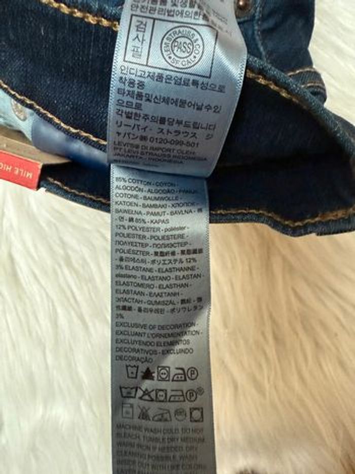 Jean Levi’s Mile High Super Skinny – Taille 27/32 – Bleu moyen – Neuf avec étiquette - photo numéro 2
