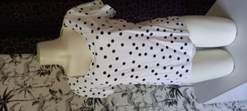 Top ivoire à pois noirs