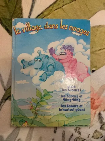Livre vintage le village dans les nuages