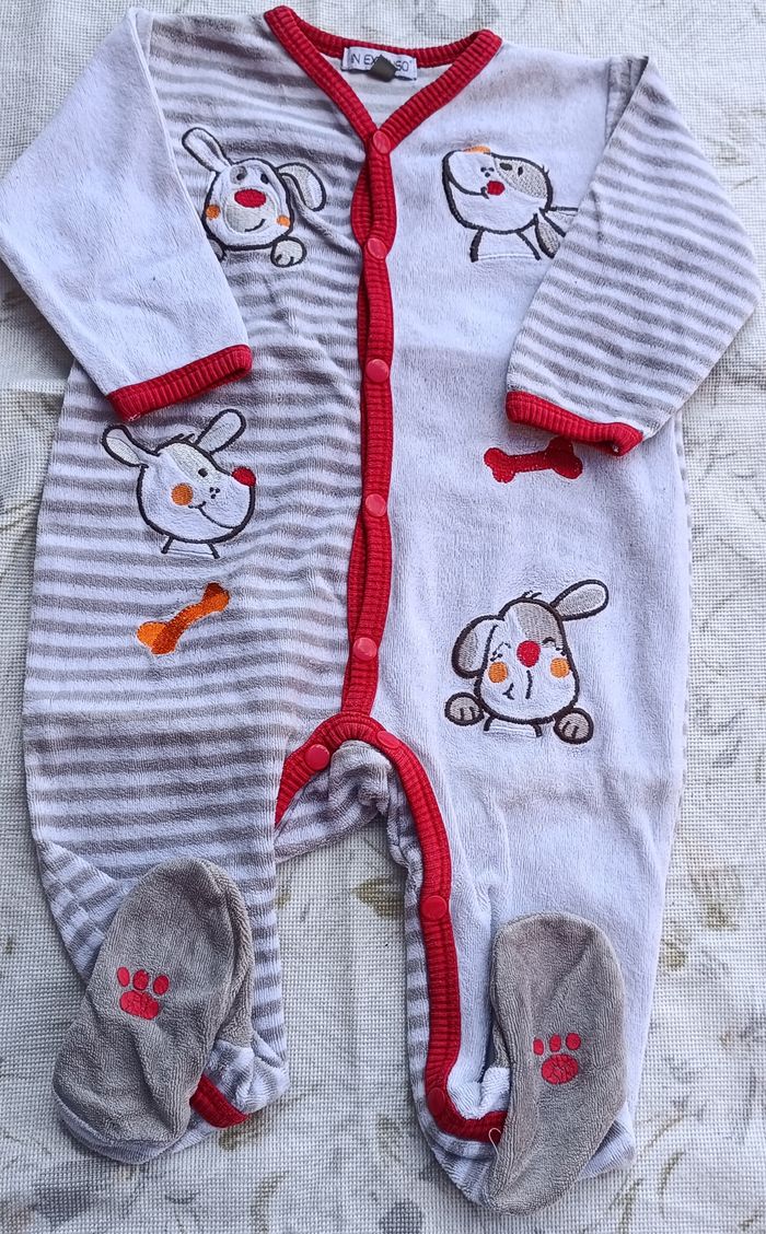 pyjama a rayure gris avec motif de chien et d'os brodé, in extenso, mixte 9 mois