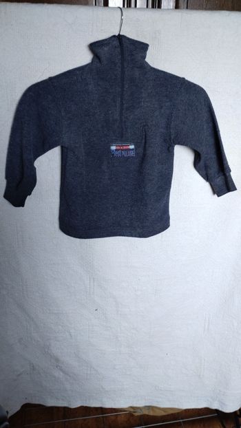 Pull polaire gris anthracite – 3 ans – col zippé