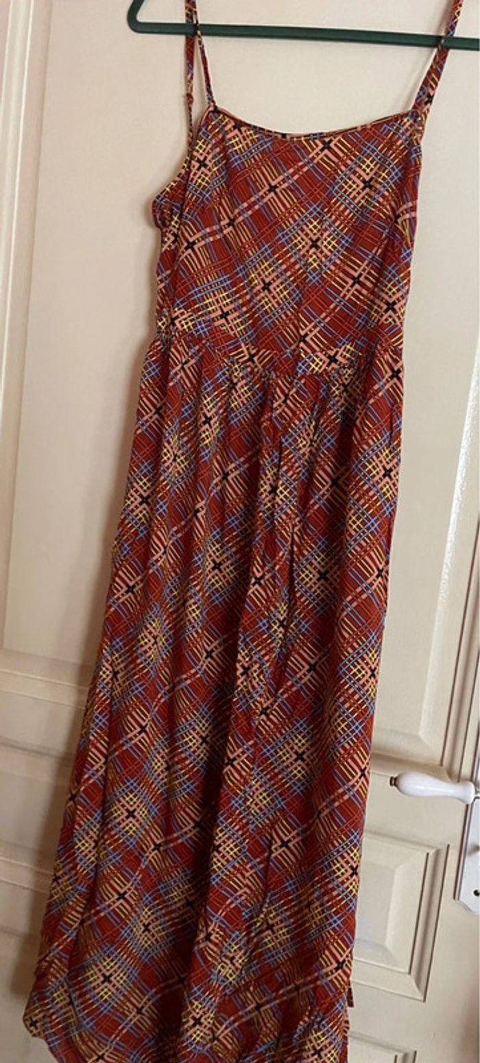 Robe fluide rétro bretelle estivale collab Elisa Nalin