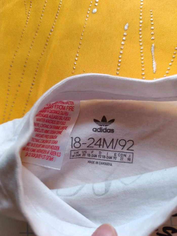 Jogging et tee-shirt Adidas 2 ans - photo numéro 9