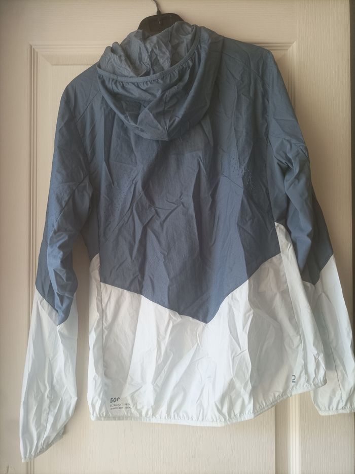 Veste légère imperméable Decathlon Taille XS - photo numéro 2