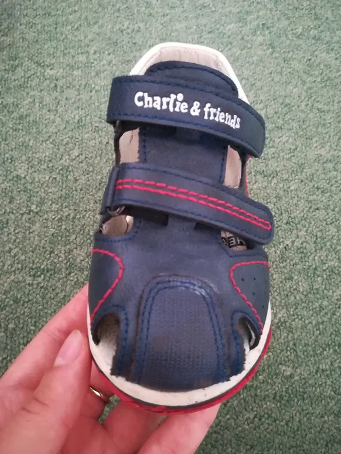 Sandales fermées Charlie&friends, garçon taille 24, très bon état - photo numéro 3