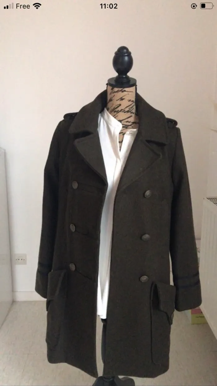 Manteau en laine kaki taille 40 marque 123