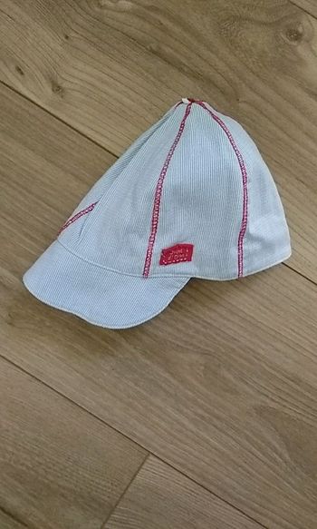 Casquette (taille 3/6 mois)