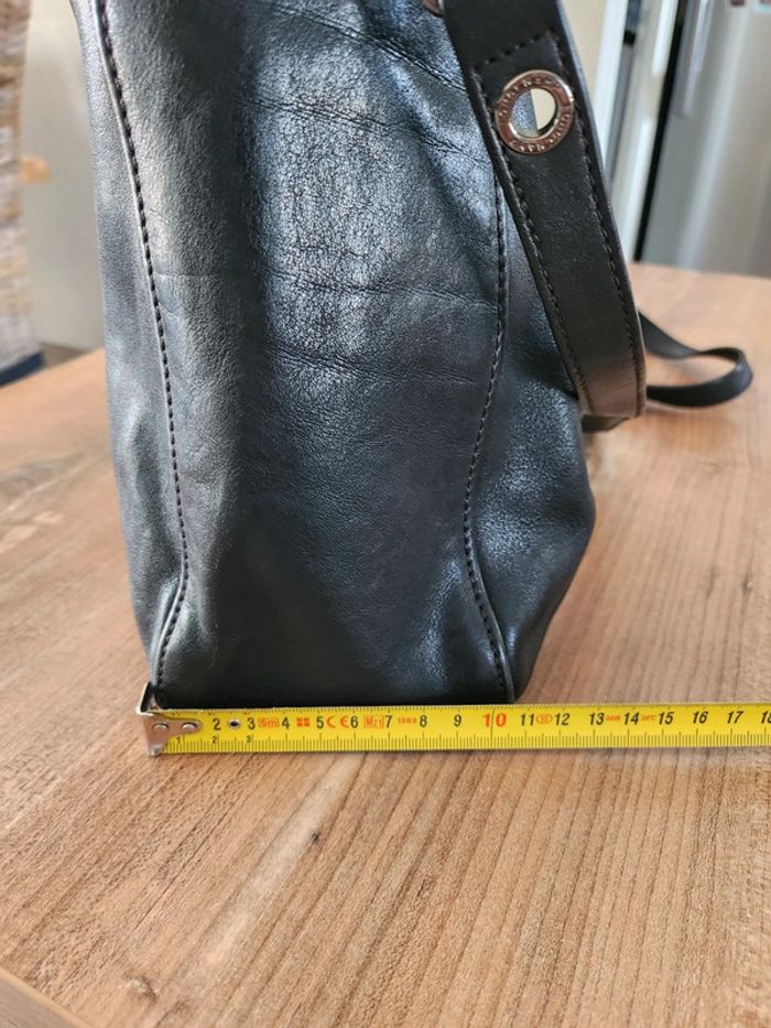 Sac a main longchamp 3D en cuir noir en bon état porte main ou épaule - photo numéro 7