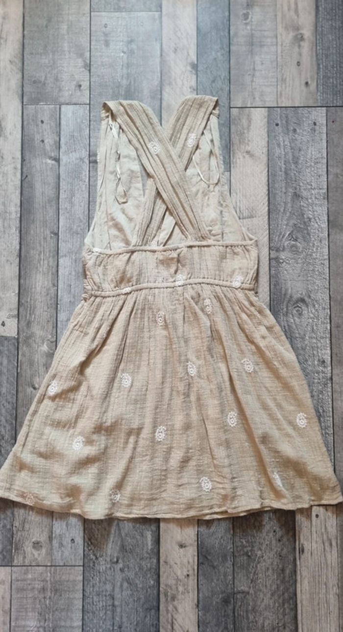 Robe neuve stradivarius - photo numéro 4