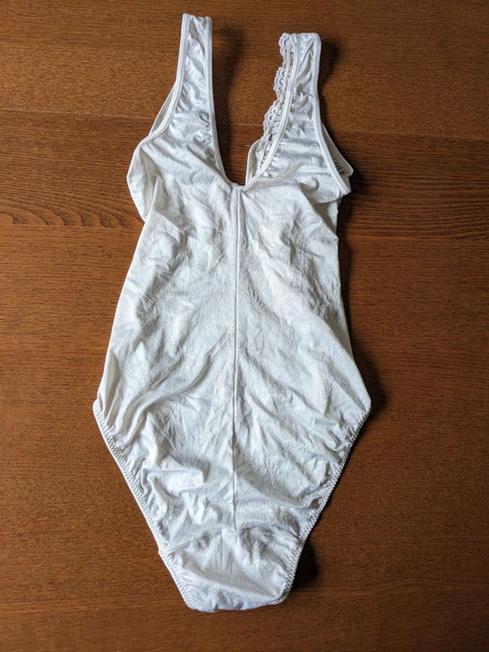 Body dentelle et broderie - photo numéro 2