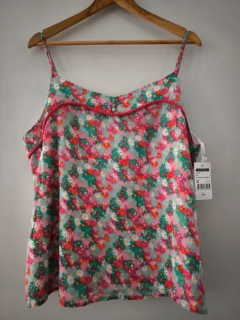 Top fleuri “C’est beau la vie” Taille 48 Neuf avec étiquette