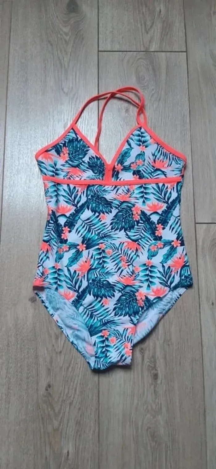 Maillot de bain 1 pce "la halle" 12 ans neuf jamais porté