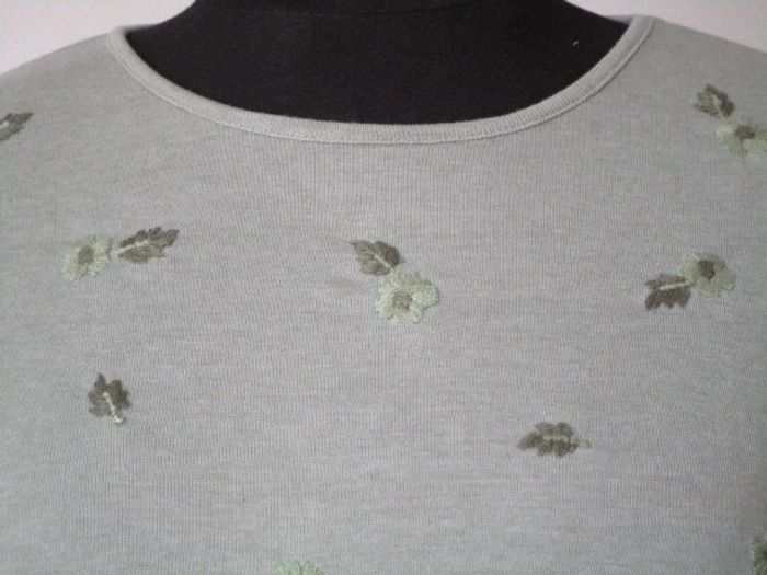 T-shirt vert vintage fleurs 40 TBE - photo numéro 3