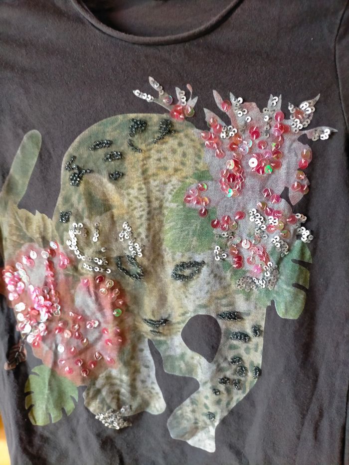 Très beau tee shirt IKKs 5 ans - photo numéro 3