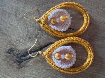 Boucles d’oreilles crochet goutte dorée faites main