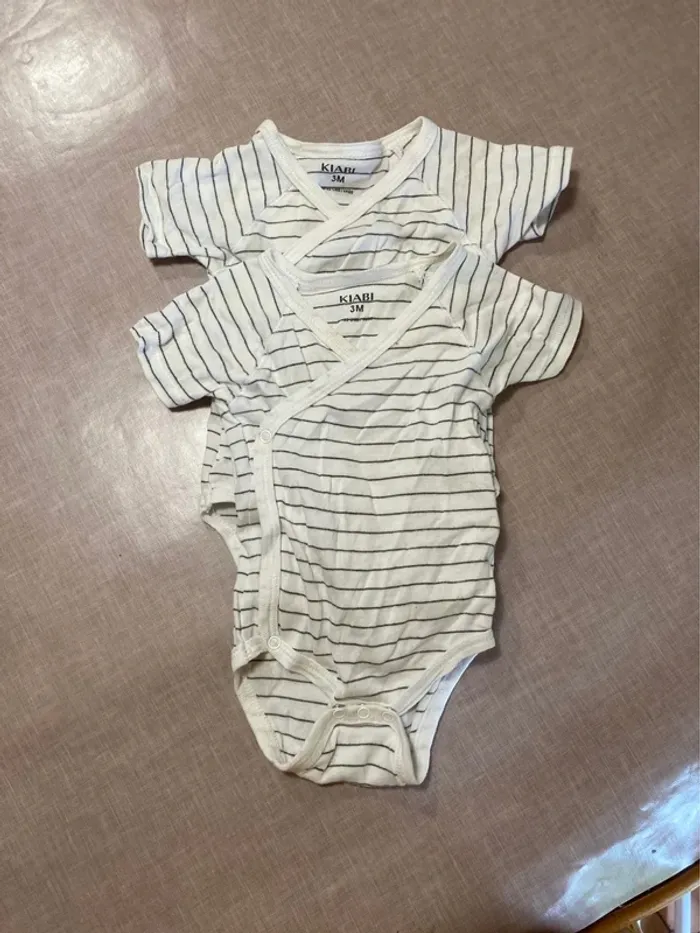 Lot 2 bodies croisés rayés – KIABI – 3 mois