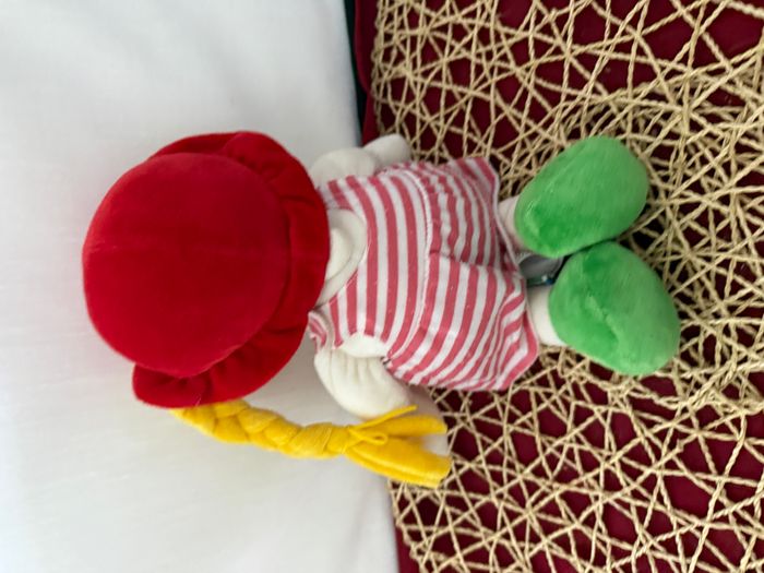 K s KIDS Poupee doudou Julia tresses jaunes chapeau rouge - photo numéro 2