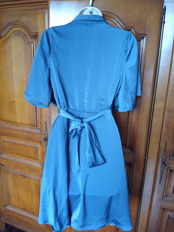 Robe portefeuille Vero Moda taille xs neuve - photo numéro 2