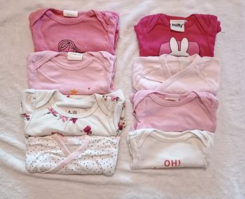 Lot 8 bodys ML 3 mois