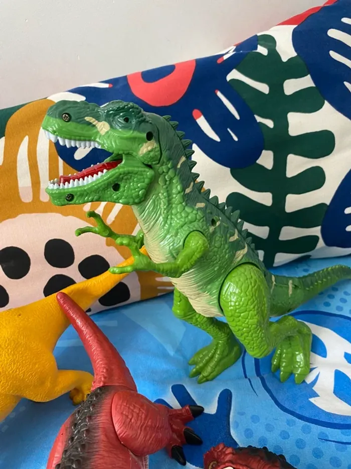 Lot de dinosaures - photo numéro 3