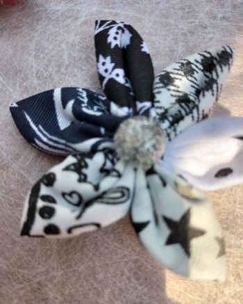 Idée cadeau :  petite fleur en tissu