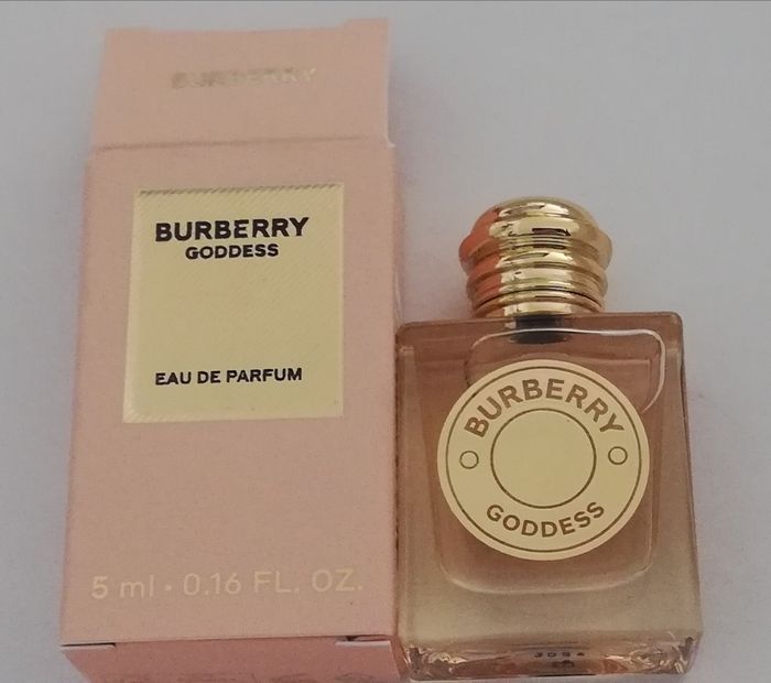 Miniature burberry goddess