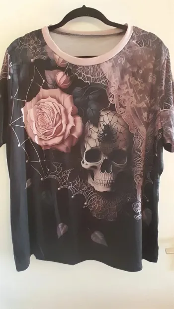 T-shirt imprimé femme, style Gothique, tête de mort avec fleurs roses, XXL - 46