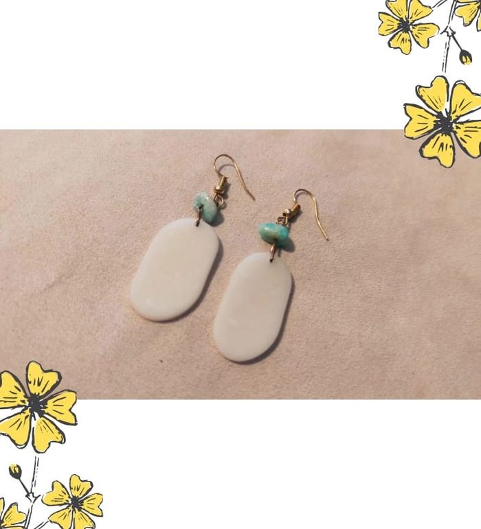Boucles d’oreilles – Pastille blanche et perle turquoise – Collection Terres d’Ailleurs - photo numéro 2