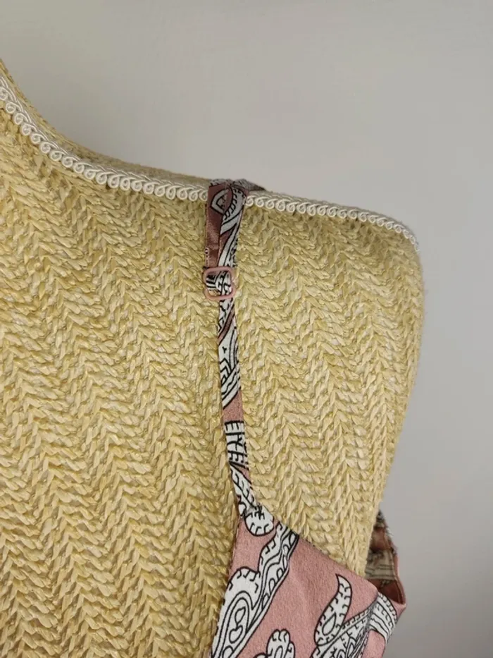 Combishort manche courte et bretelle cache-coeur rose motif paisley noir blanc taille 38 Missguided - photo numéro 9