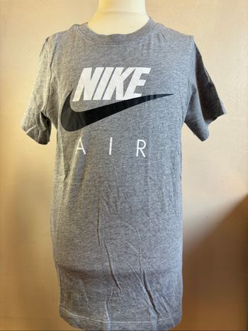 T-shirt garçon taille 128/137