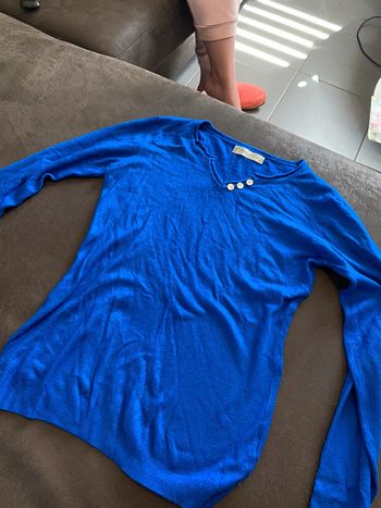 Pull bleu