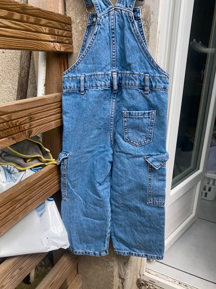 Salopette en jeans - photo numéro 4