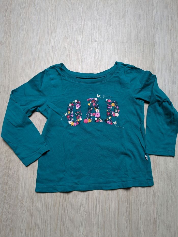 T-shirt manches longues vert baby gap 3 ans