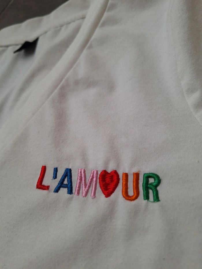 T-shirt col V brodé - photo numéro 2