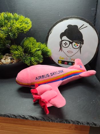 airbus skylink peluche doudou Avion rose Aeroscopia peluche Rouge Jaune Bleu 2