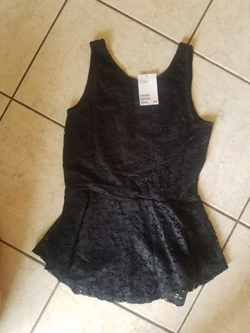 Tunique dentelle 14 ans neuve