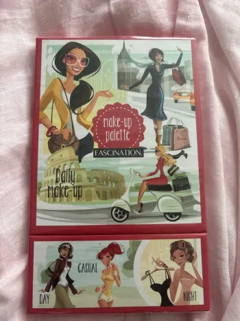 Palette de maquillage neuve