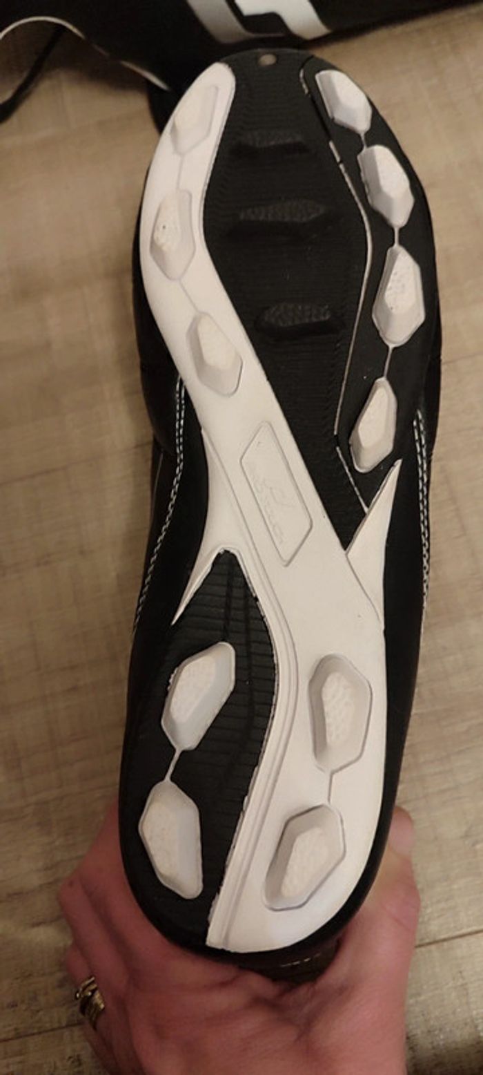 Chaussures foot - photo numéro 6