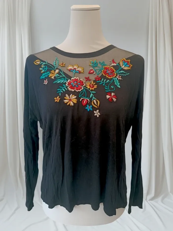 T-shirt manches longues transparent et brodé Pimkie taille S